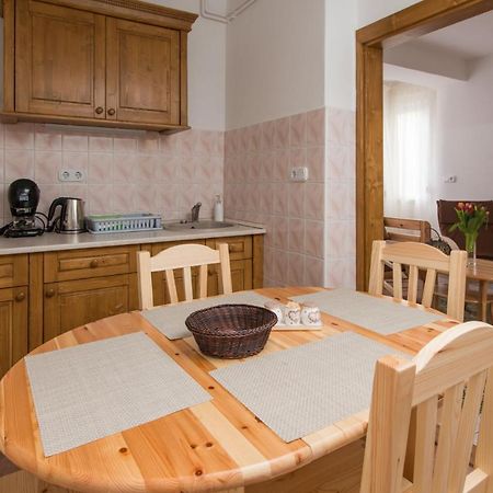 Hajdu Apartman 3. Хайдусобосло Экстерьер фото