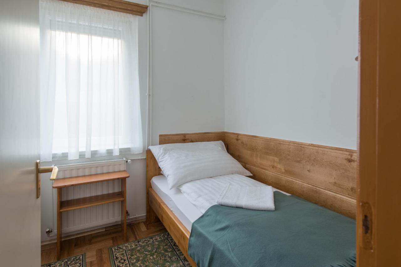 Hajdu Apartman 3. Хайдусобосло Экстерьер фото